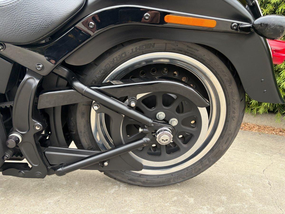 2017 HARLEY-DAVIDSON FLSTFB FAT BOY LO CRUISER