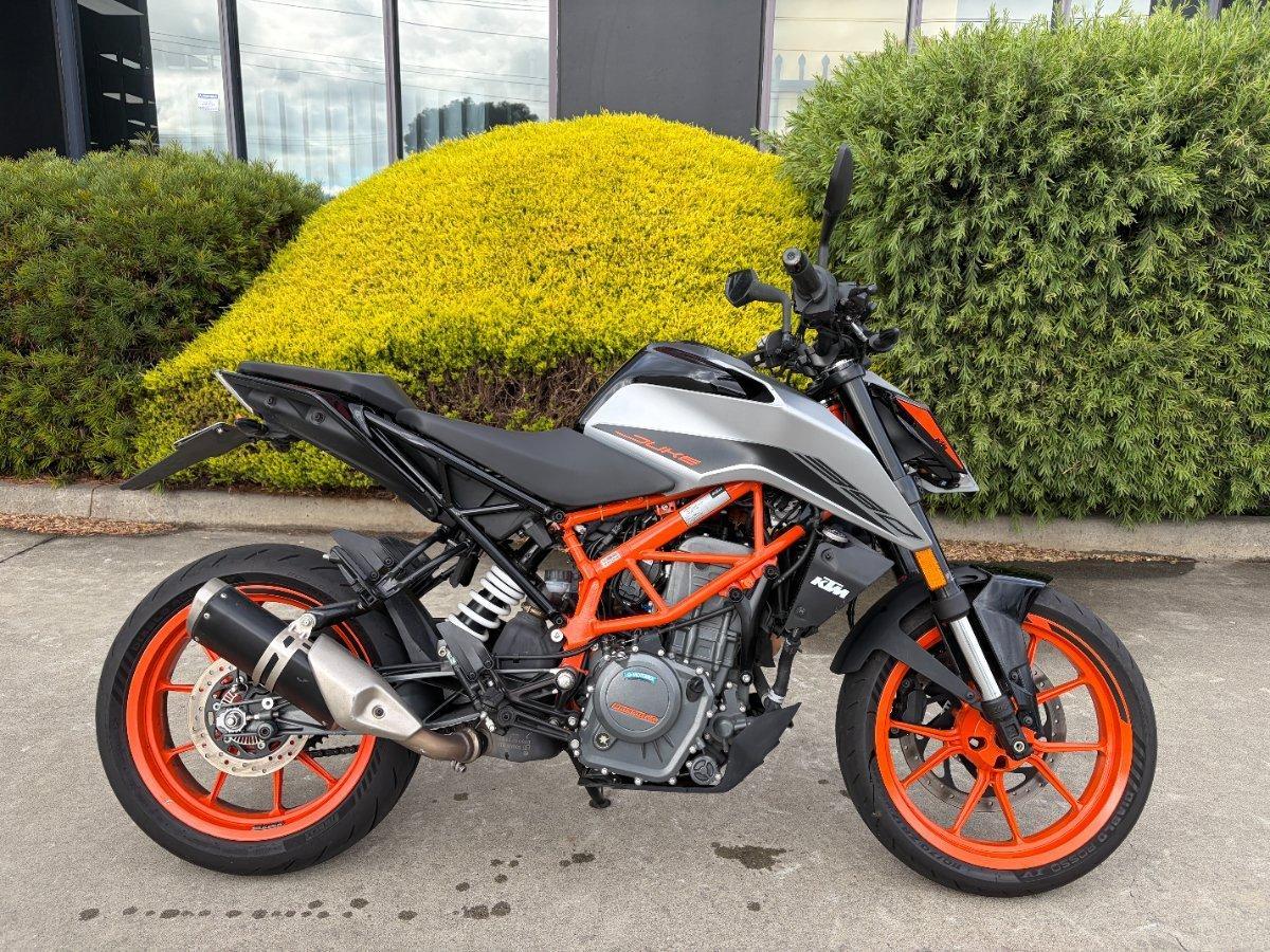 2022 KTM 390 DUKE ROAD