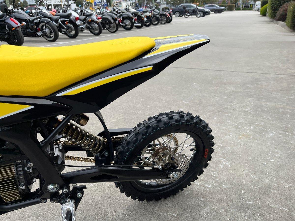2025 SUR-RON HYPER BEE TRAIL