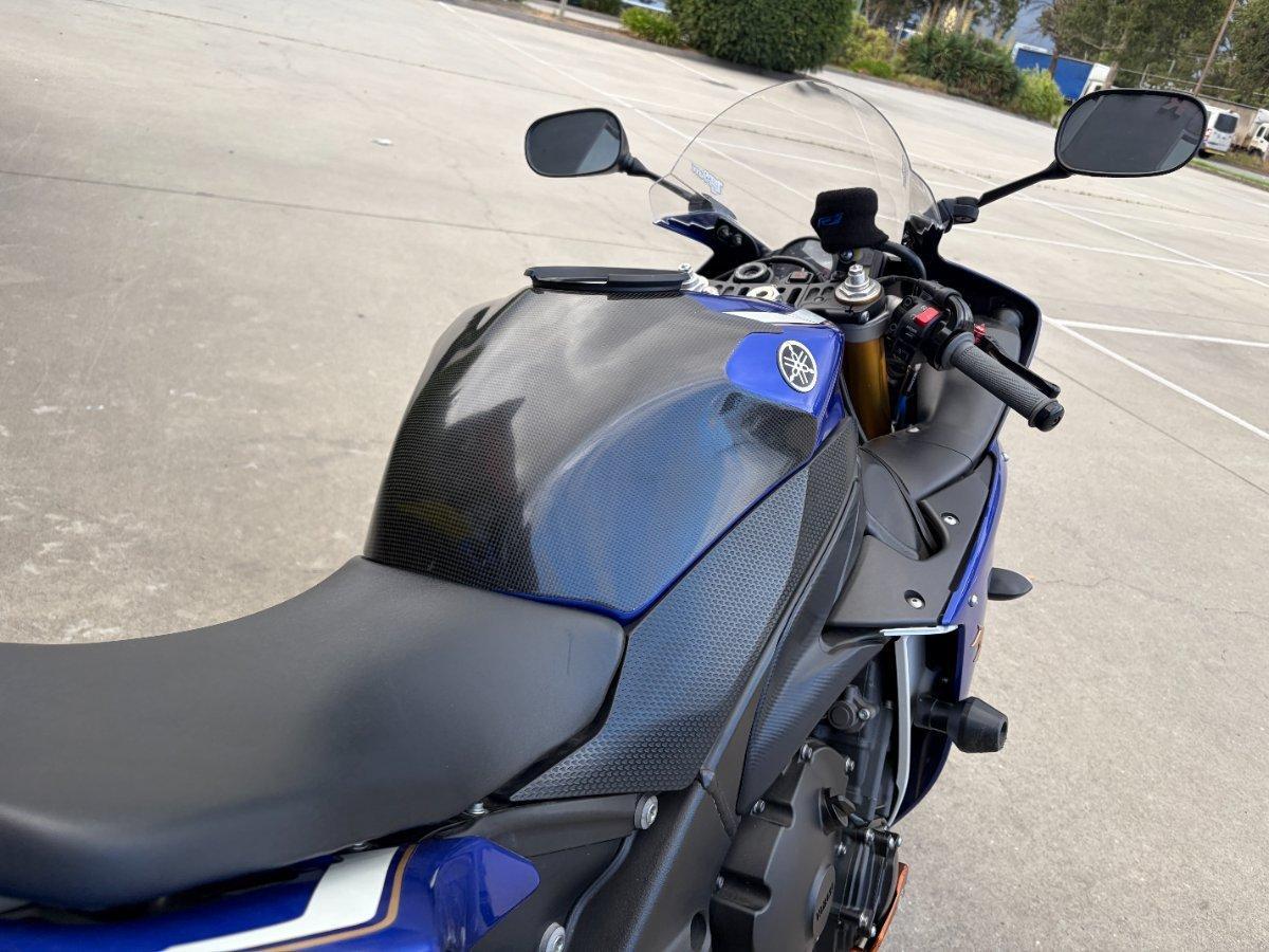 2012 YAMAHA YZF-R1 SPORTS