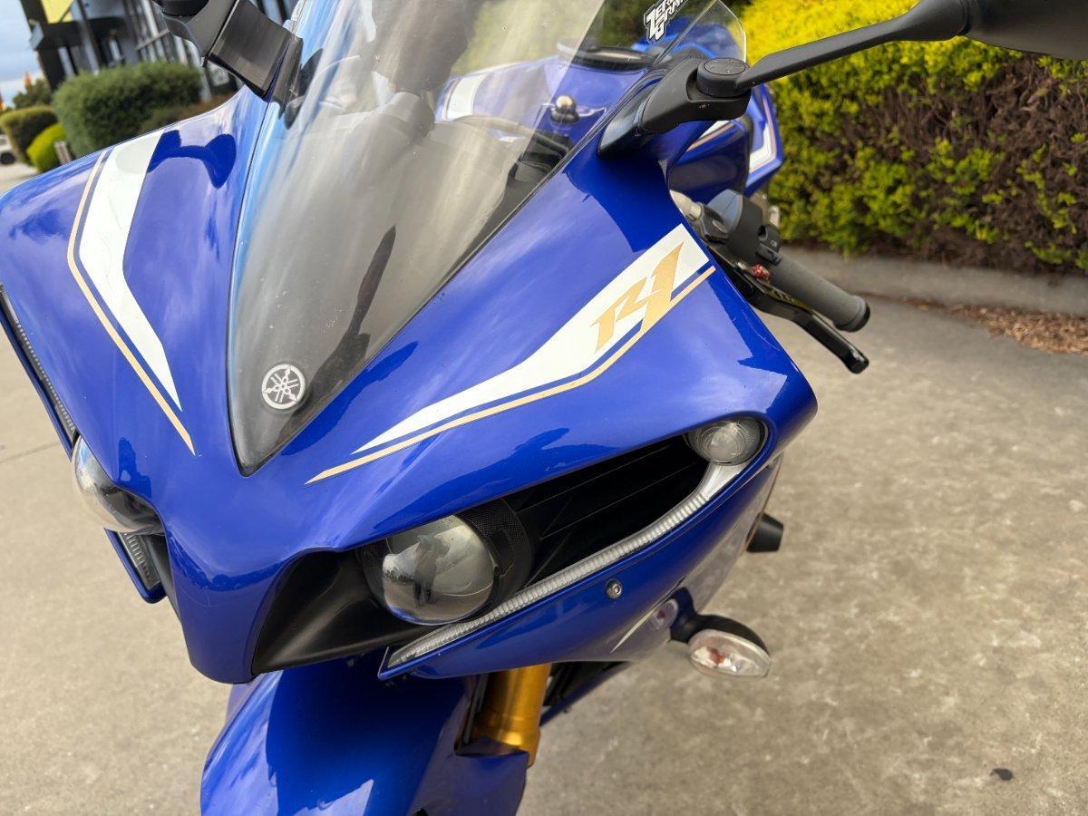 2012 YAMAHA YZF-R1 SPORTS