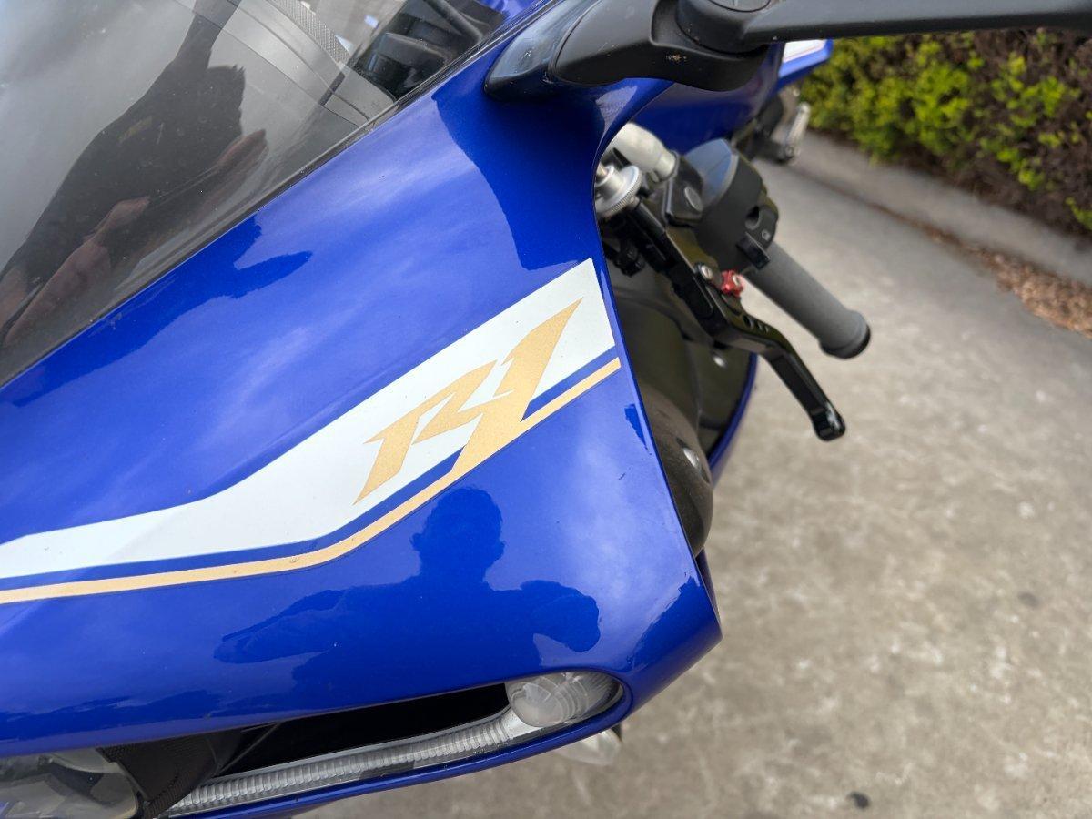 2012 YAMAHA YZF-R1 SPORTS