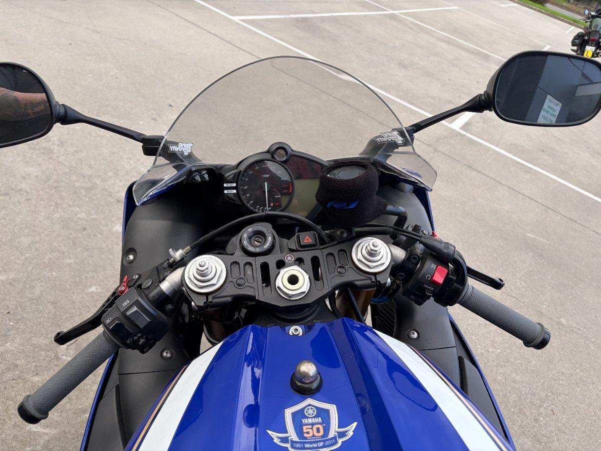 2012 YAMAHA YZF-R1 SPORTS