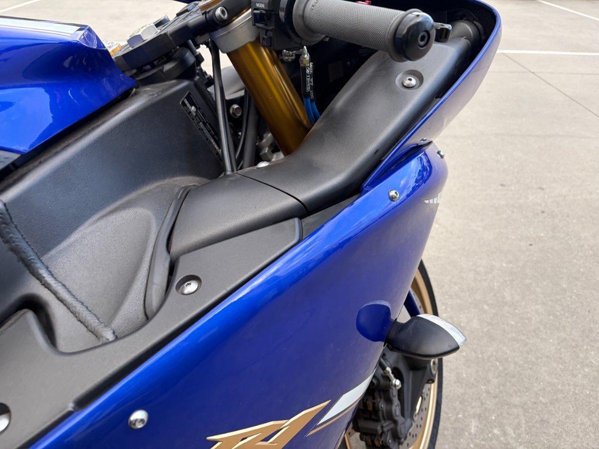 2012 YAMAHA YZF-R1 SPORTS