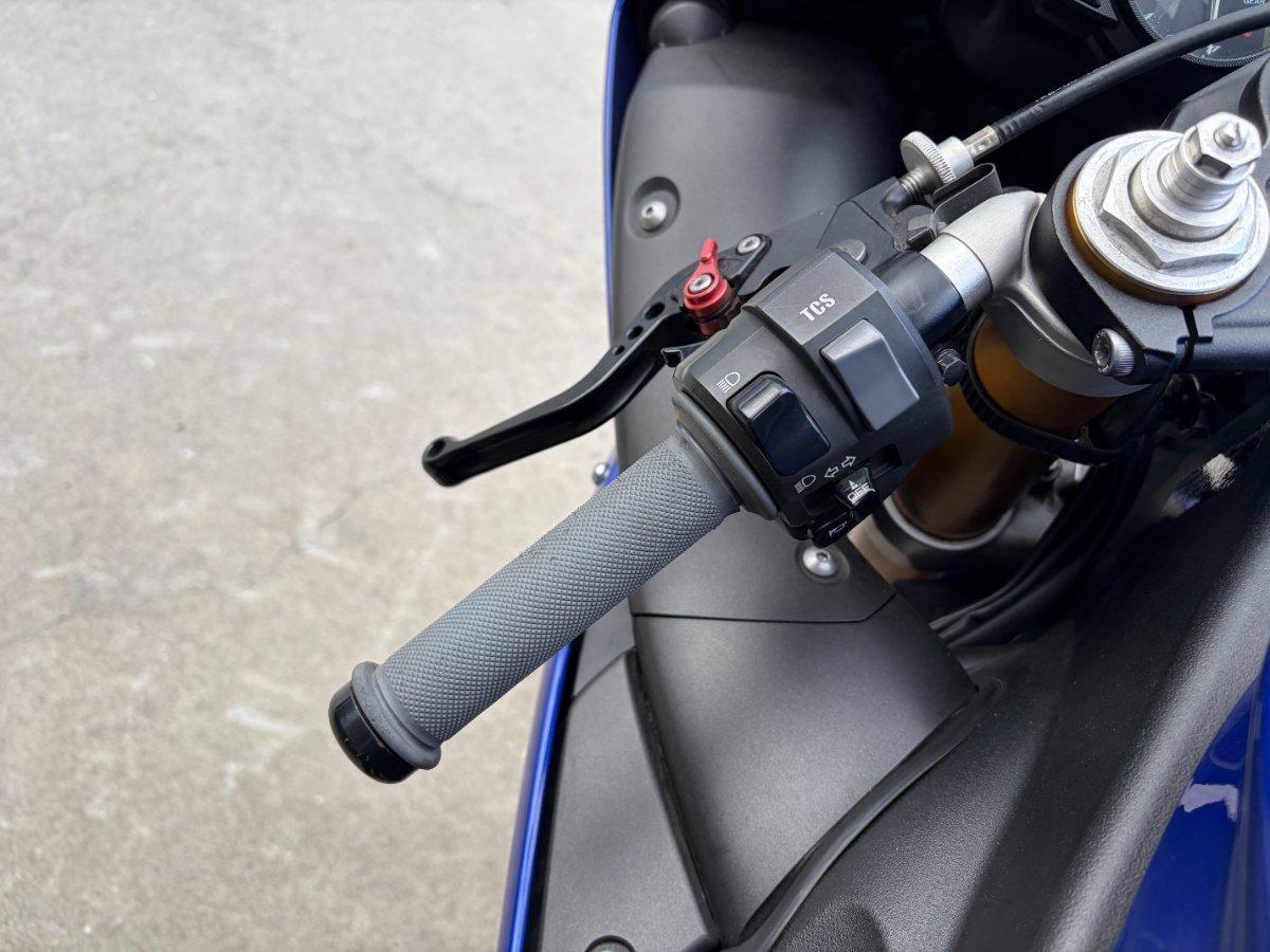 2012 YAMAHA YZF-R1 SPORTS