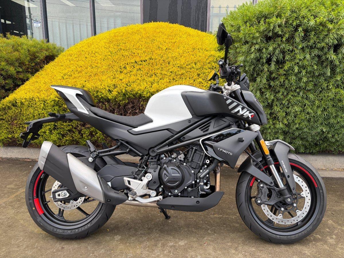 2026 CF MOTO 450 NK ROAD