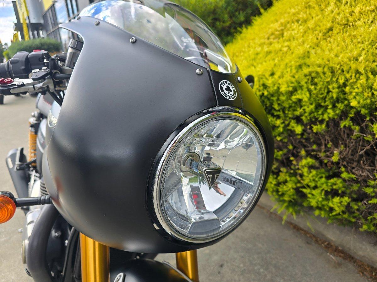2017 TRIUMPH THRUXTON R ROAD