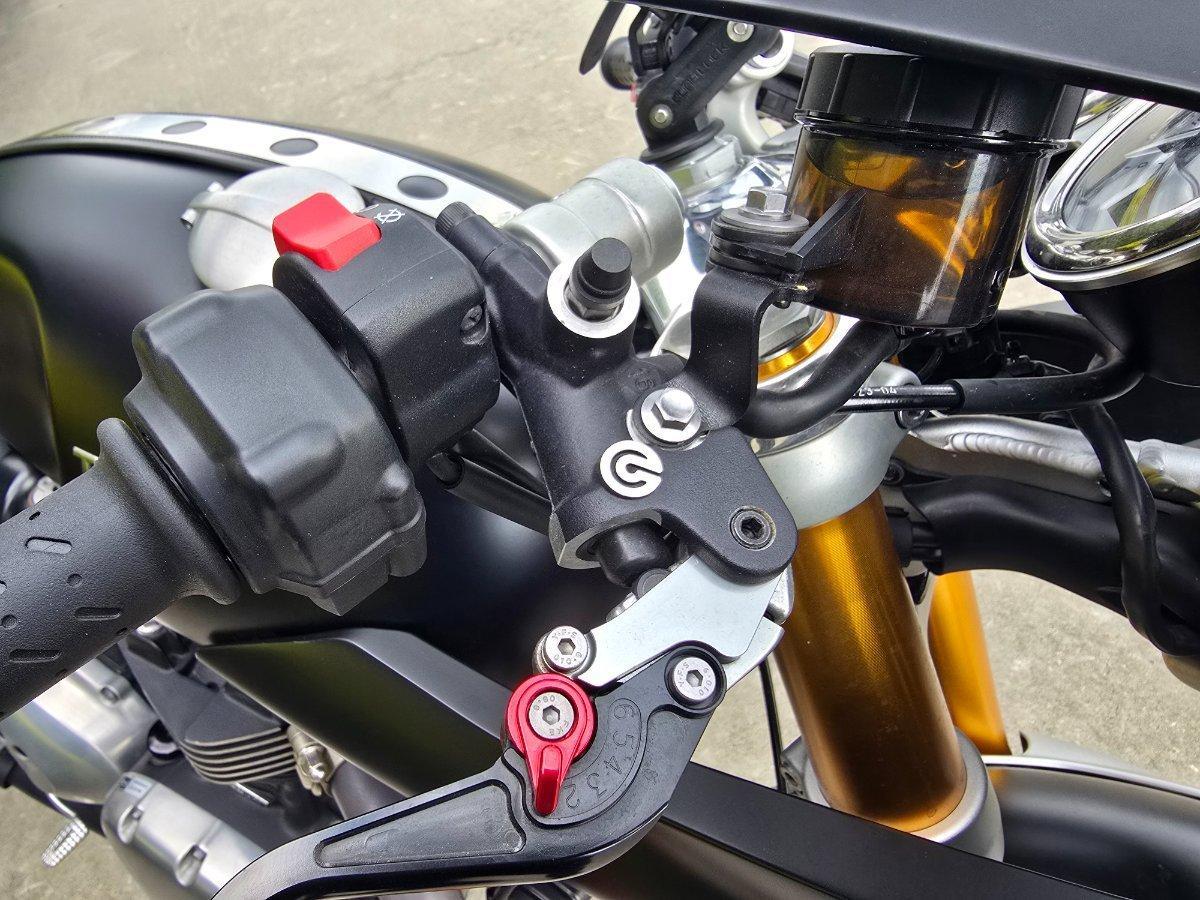 2017 TRIUMPH THRUXTON R ROAD