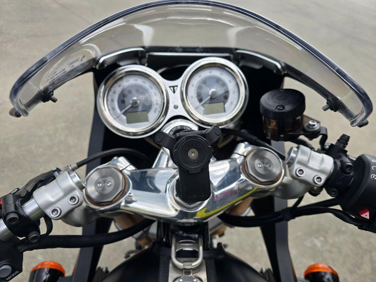 2017 TRIUMPH THRUXTON R ROAD