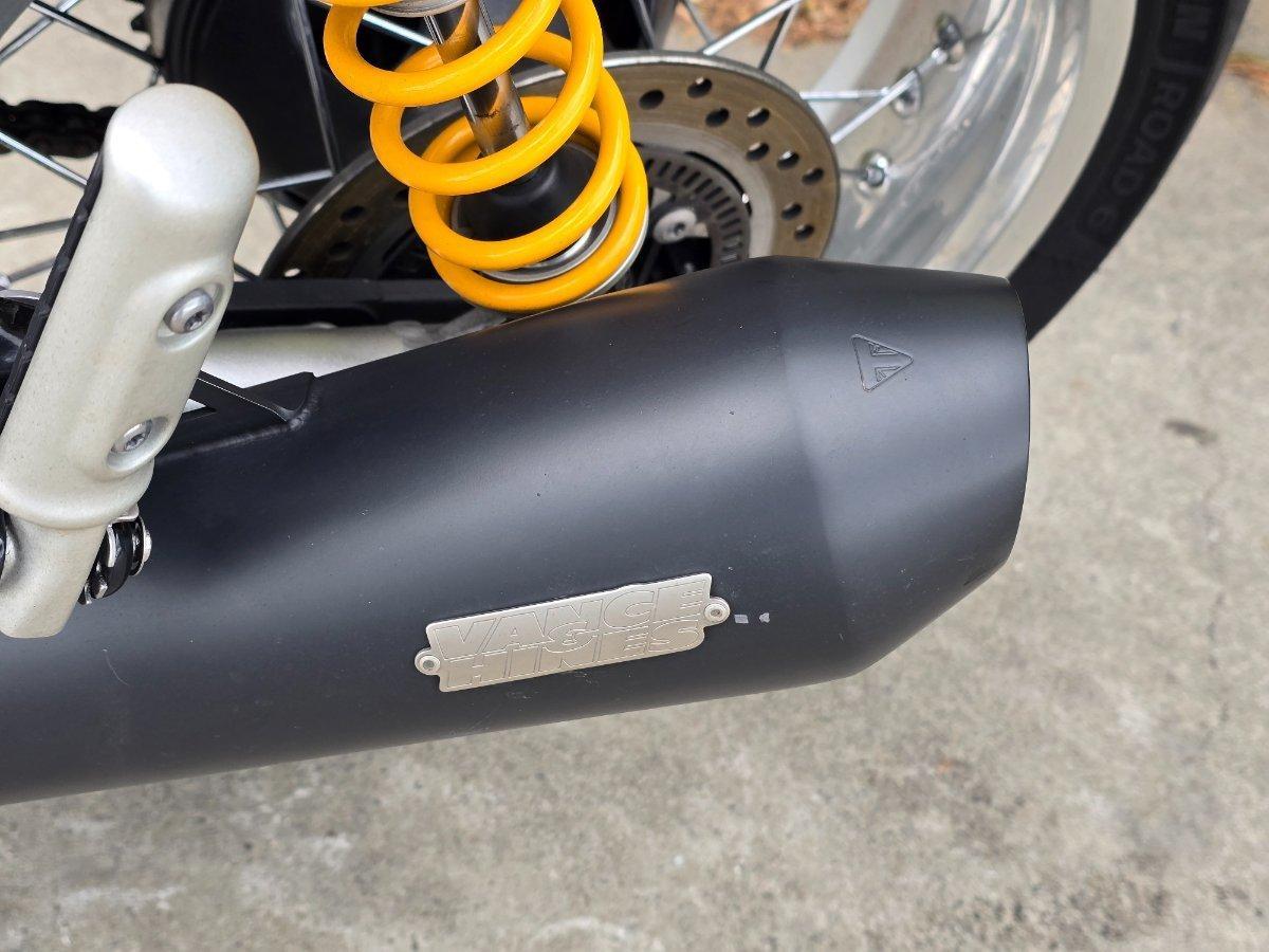 2017 TRIUMPH THRUXTON R ROAD