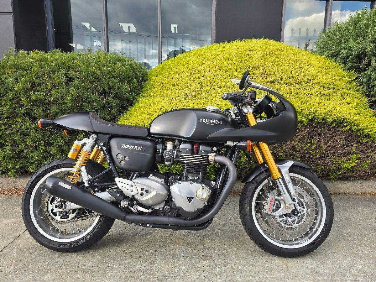 2017 TRIUMPH THRUXTON R ROAD