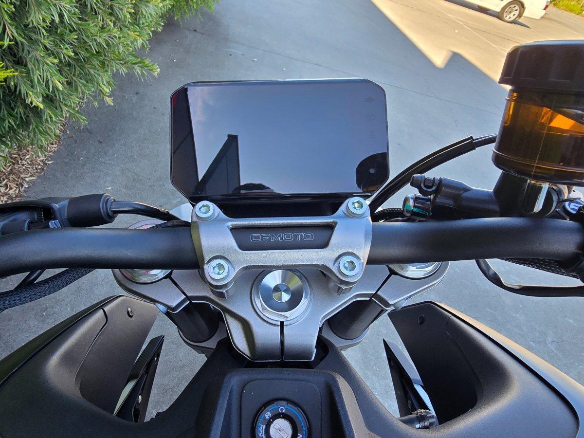 2025 CF MOTO 450 NK ROAD