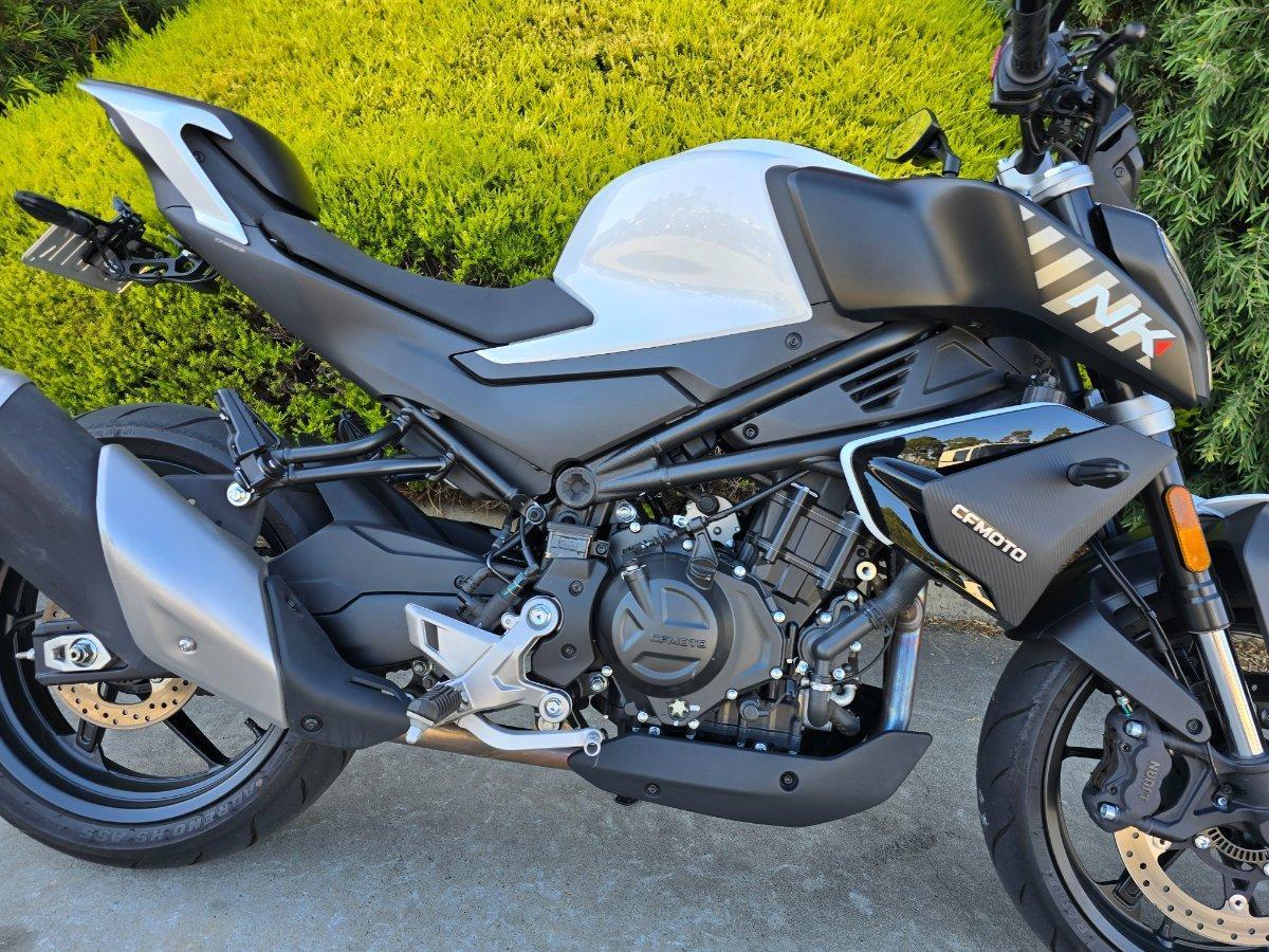 2025 CF MOTO 450 NK ROAD