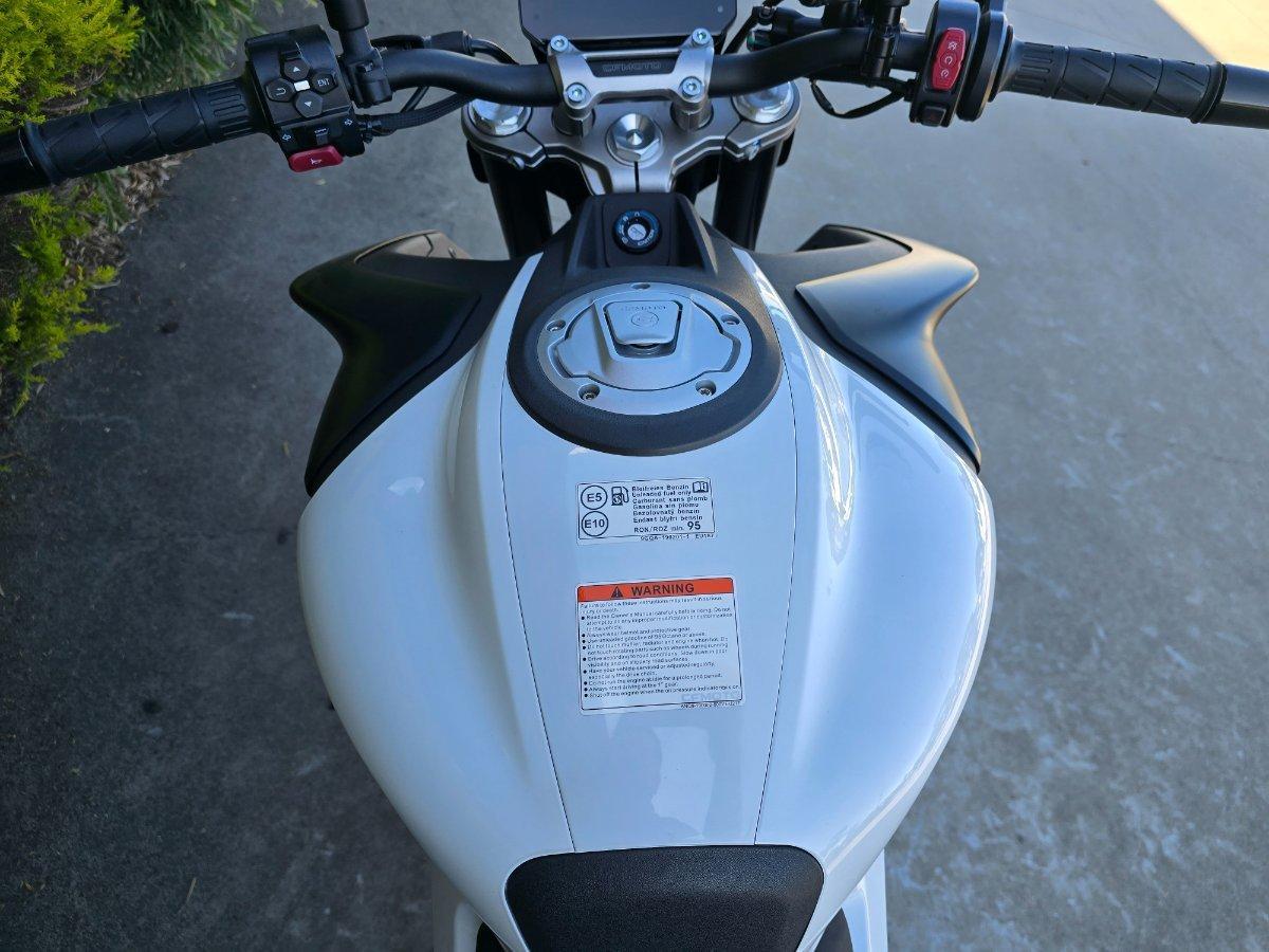 2025 CF MOTO 450 NK ROAD