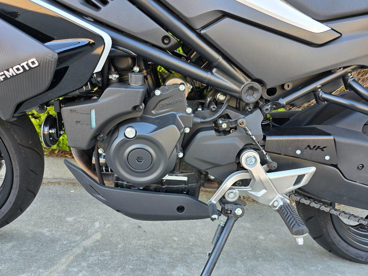 2025 CF MOTO 450 NK ROAD