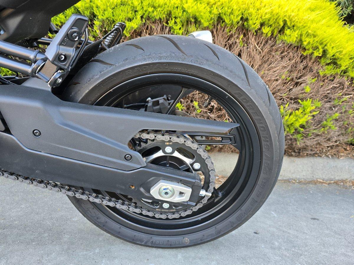 2025 CF MOTO 450 NK ROAD