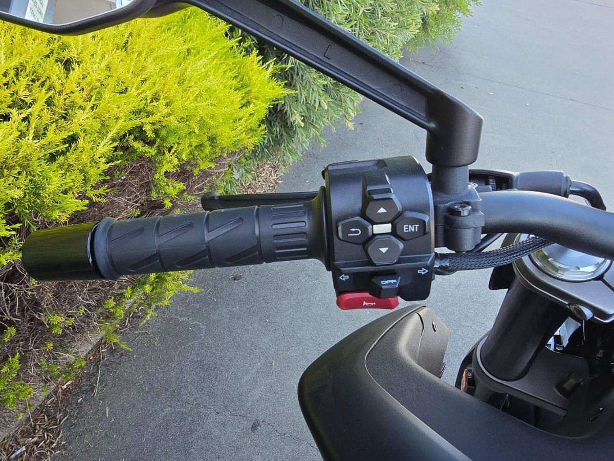 2025 CF MOTO 450 NK ROAD
