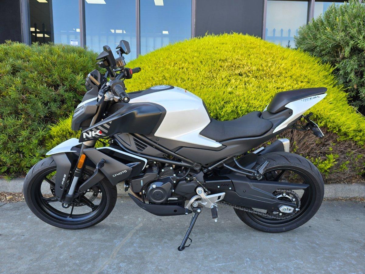 2025 CF MOTO 450 NK ROAD