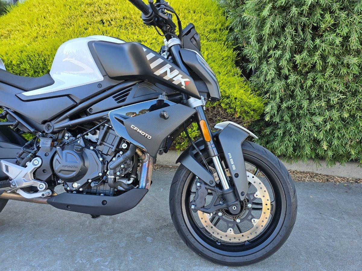 2025 CF MOTO 450 NK ROAD
