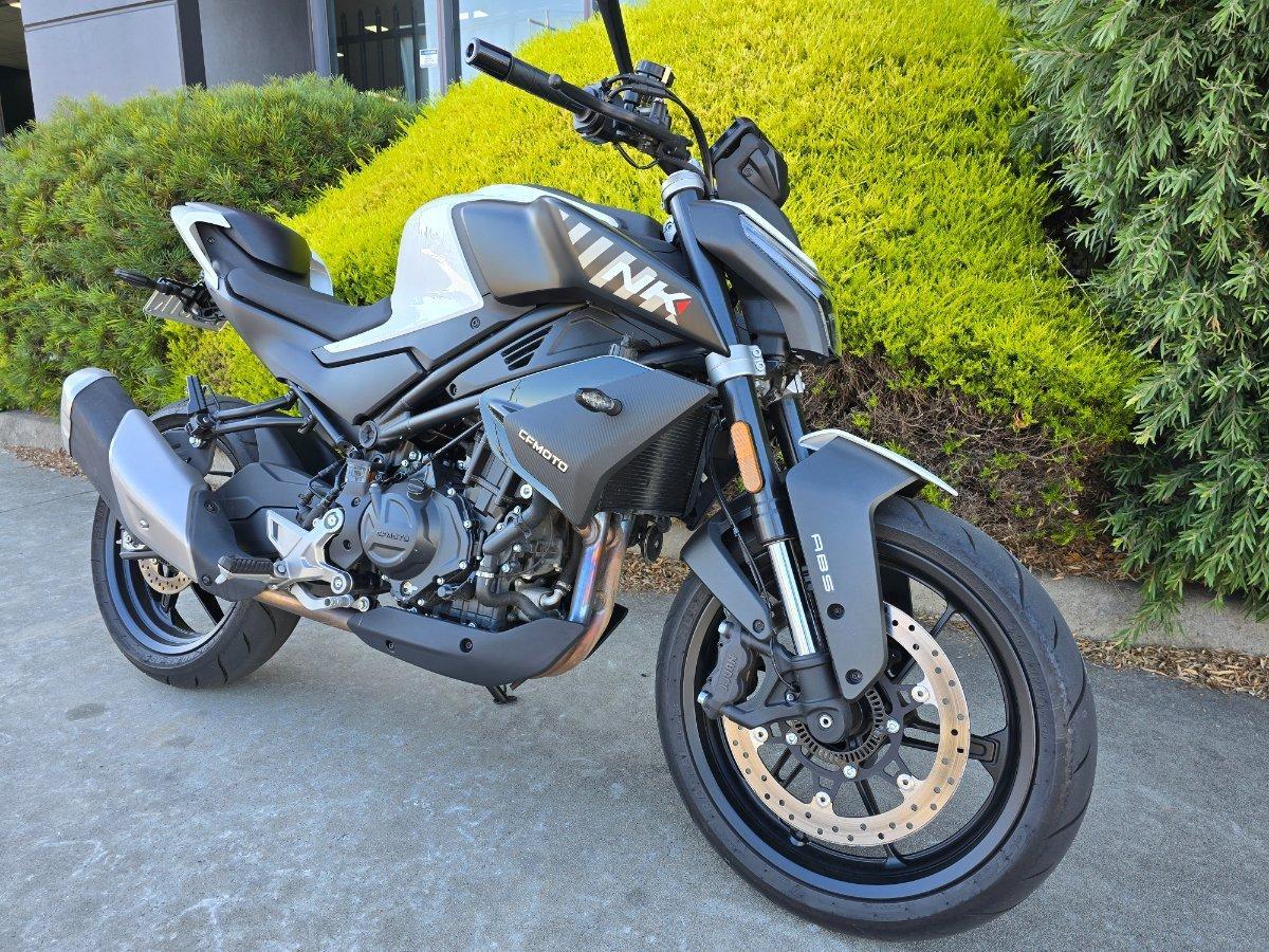 2025 CF MOTO 450 NK ROAD