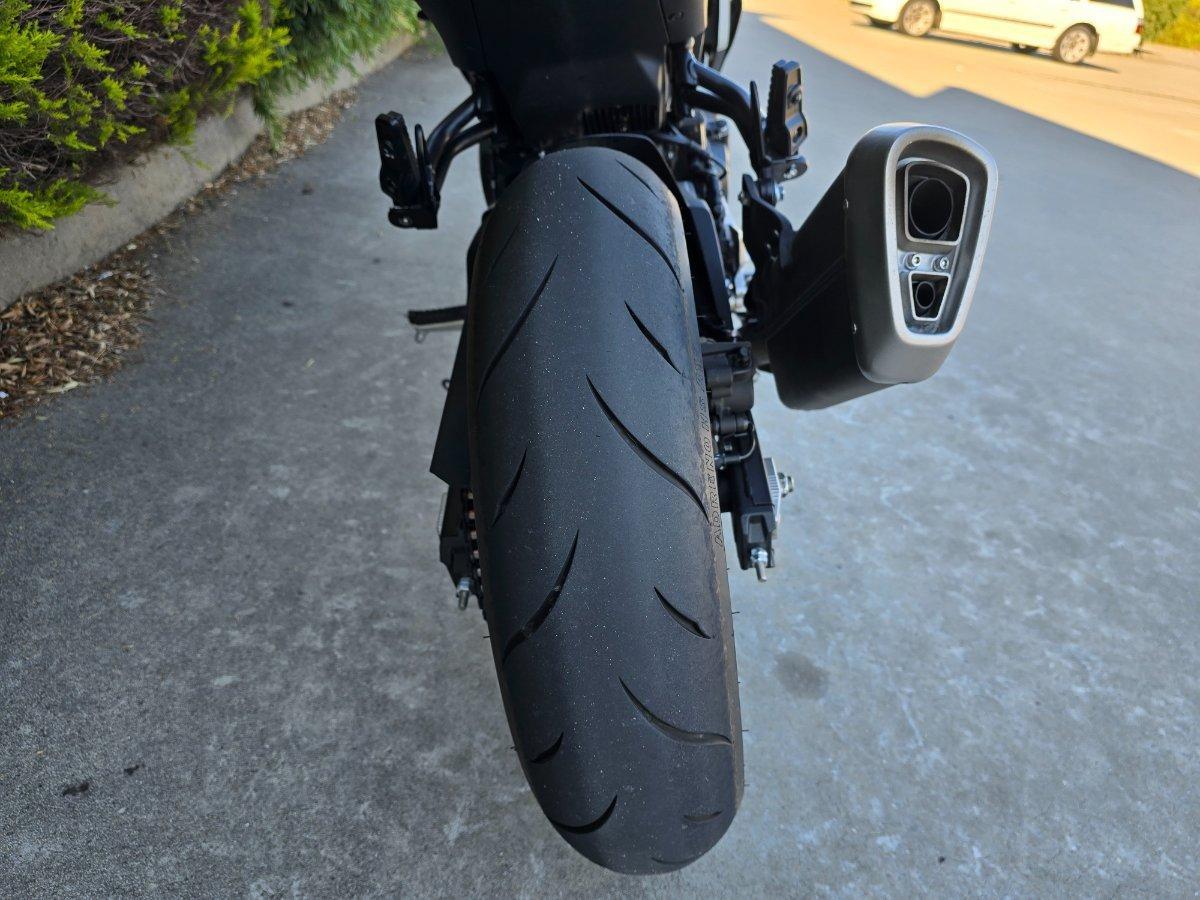 2025 CF MOTO 450 NK ROAD