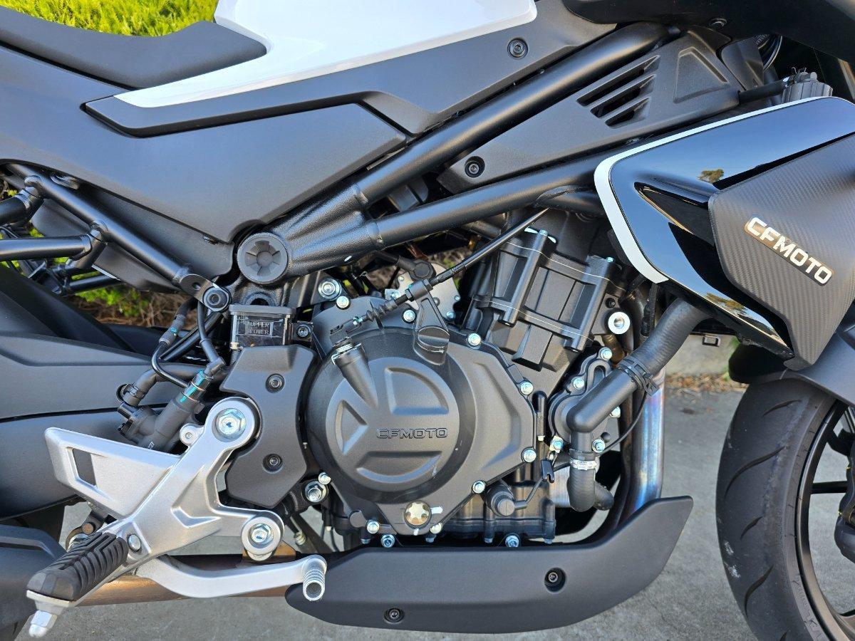 2025 CF MOTO 450 NK ROAD