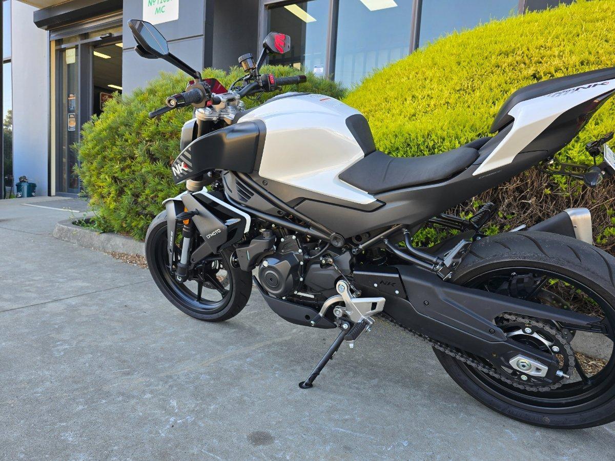2025 CF MOTO 450 NK ROAD