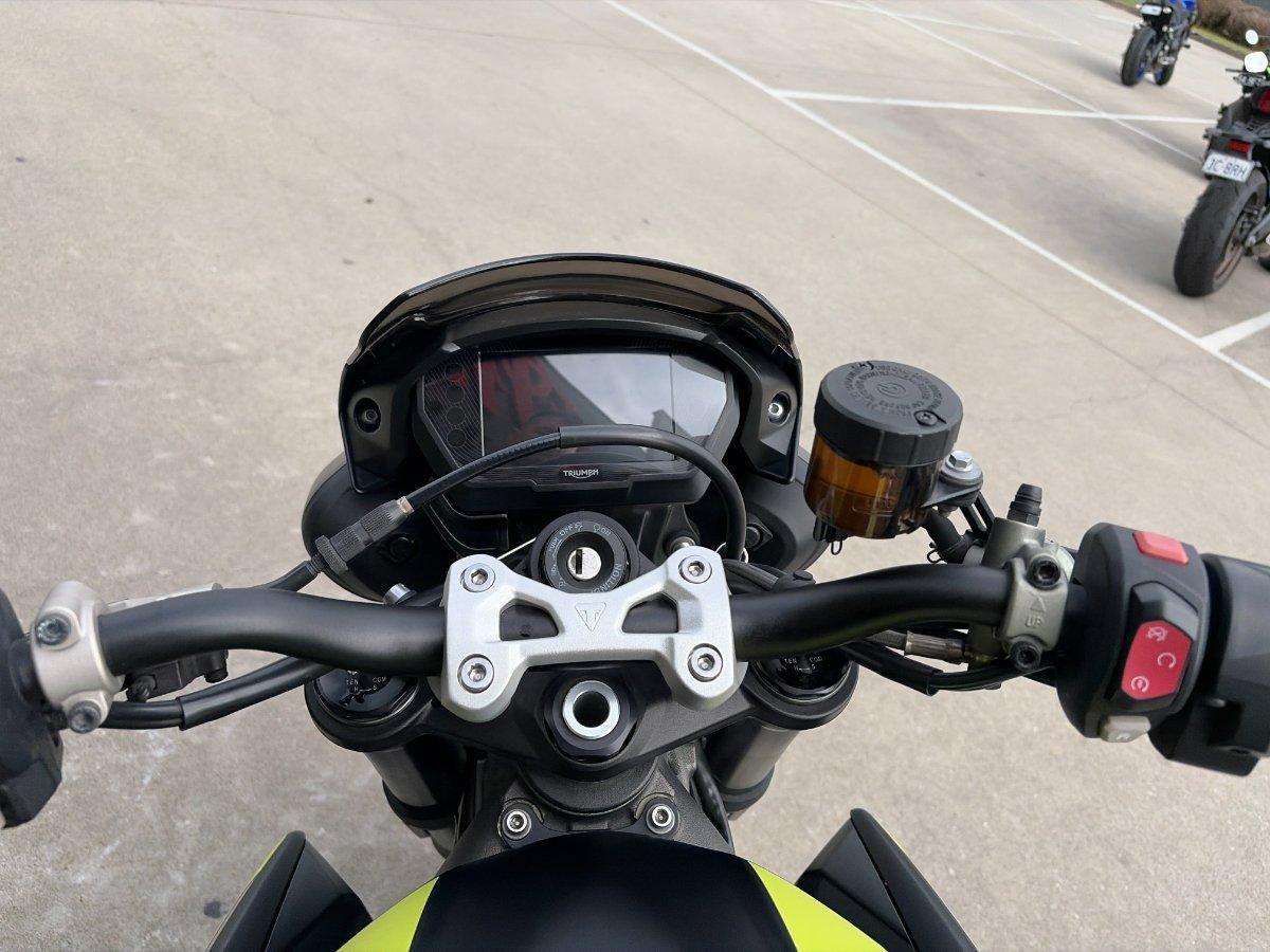 2019 TRIUMPH STREET TRIPLE S ROAD