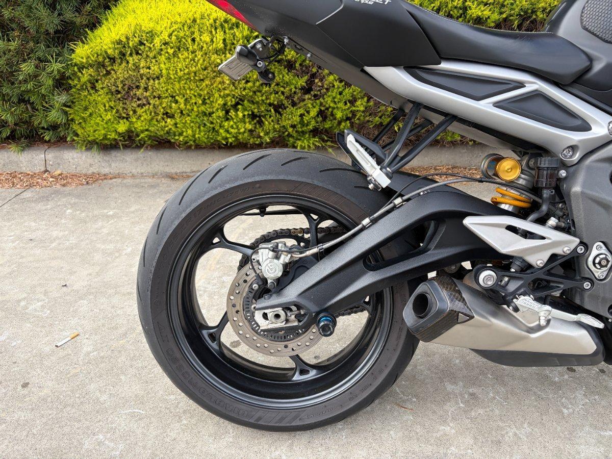2019 TRIUMPH STREET TRIPLE S ROAD