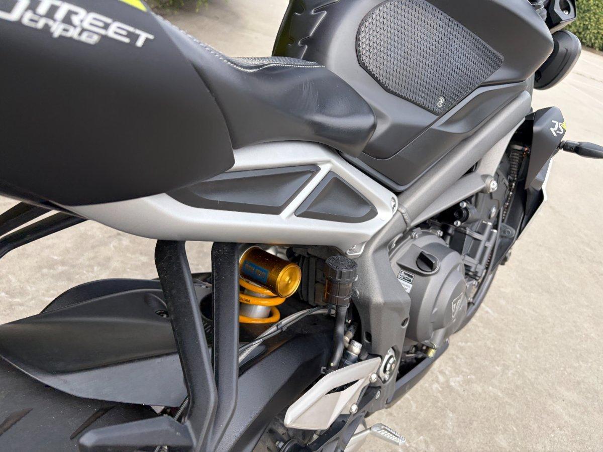 2019 TRIUMPH STREET TRIPLE S ROAD