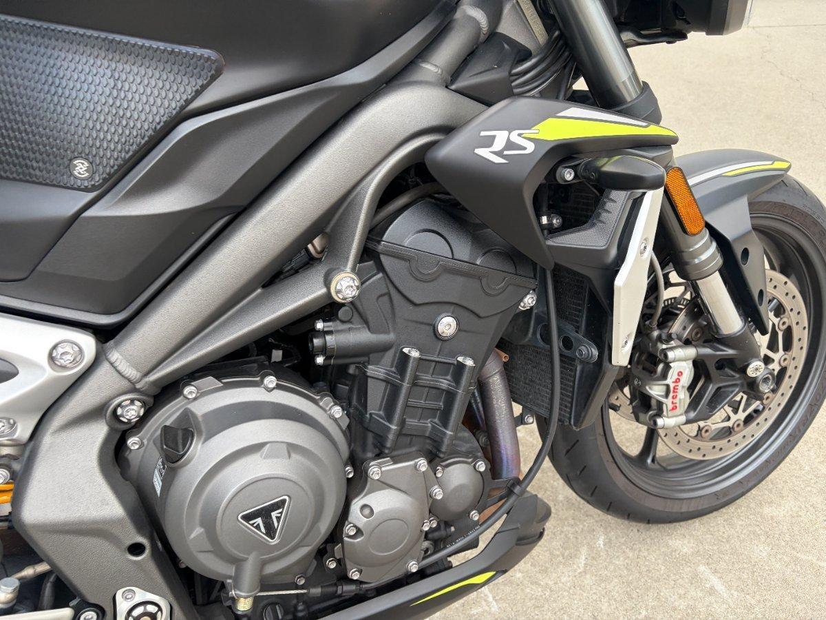 2019 TRIUMPH STREET TRIPLE S ROAD