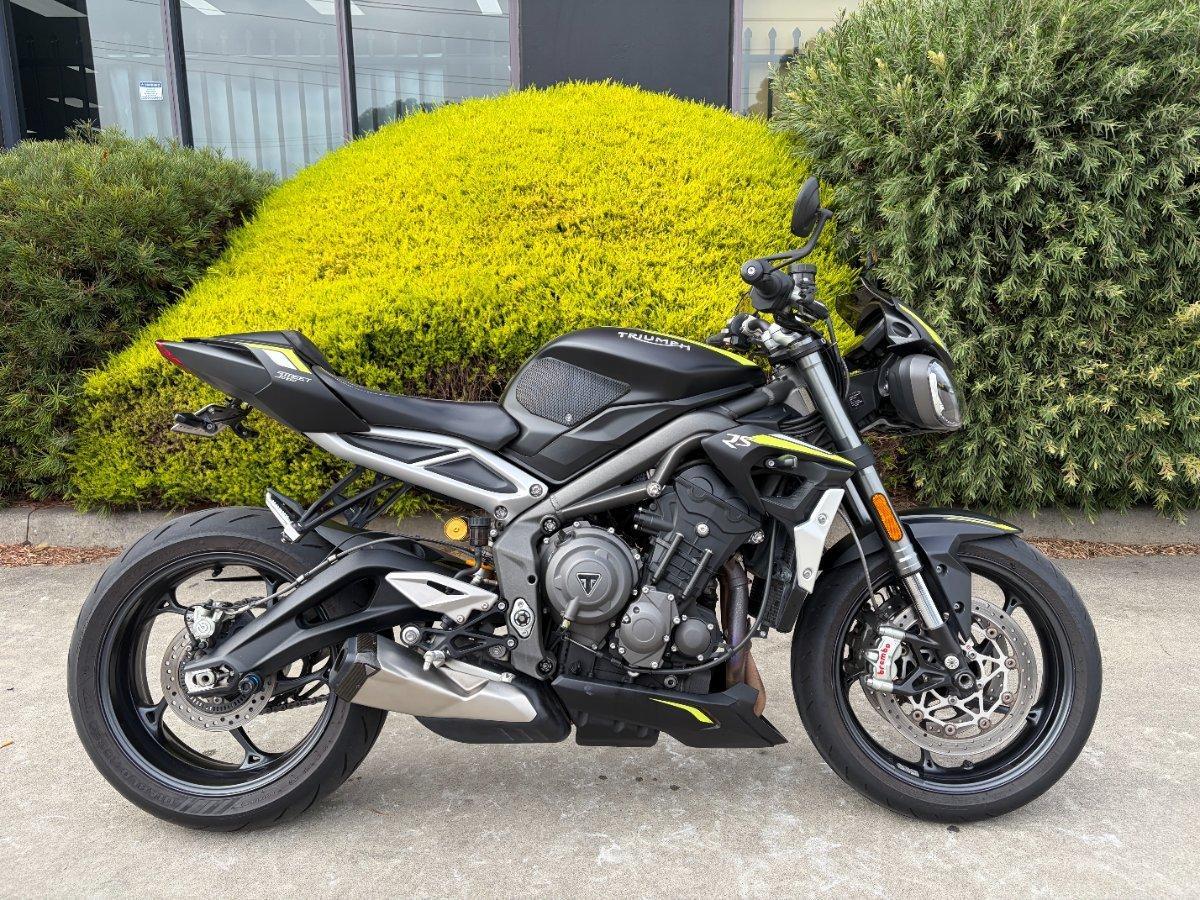2019 TRIUMPH STREET TRIPLE S ROAD