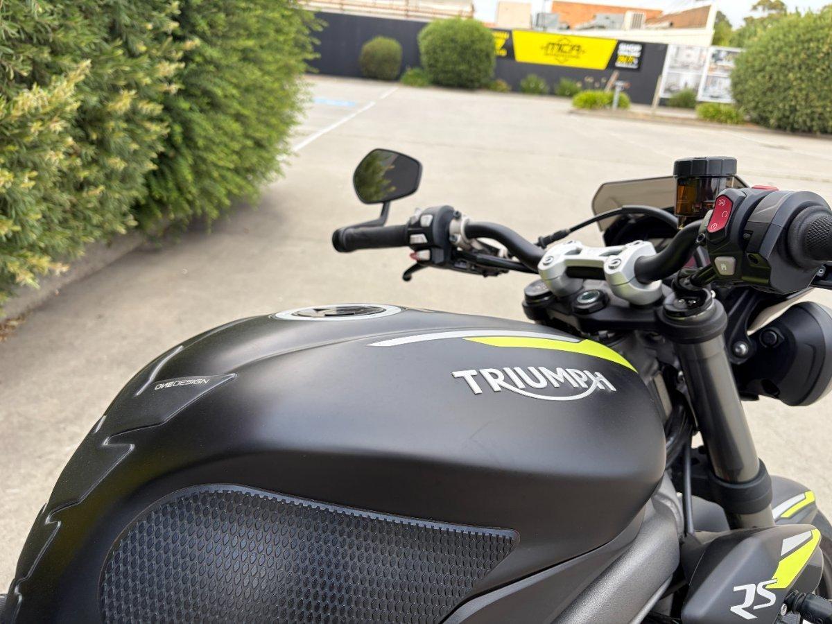 2019 TRIUMPH STREET TRIPLE S ROAD