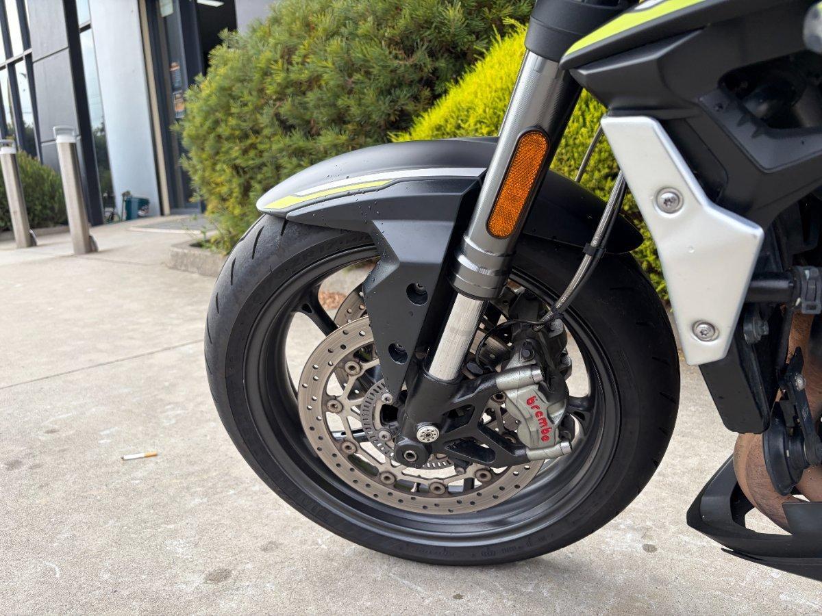 2019 TRIUMPH STREET TRIPLE S ROAD