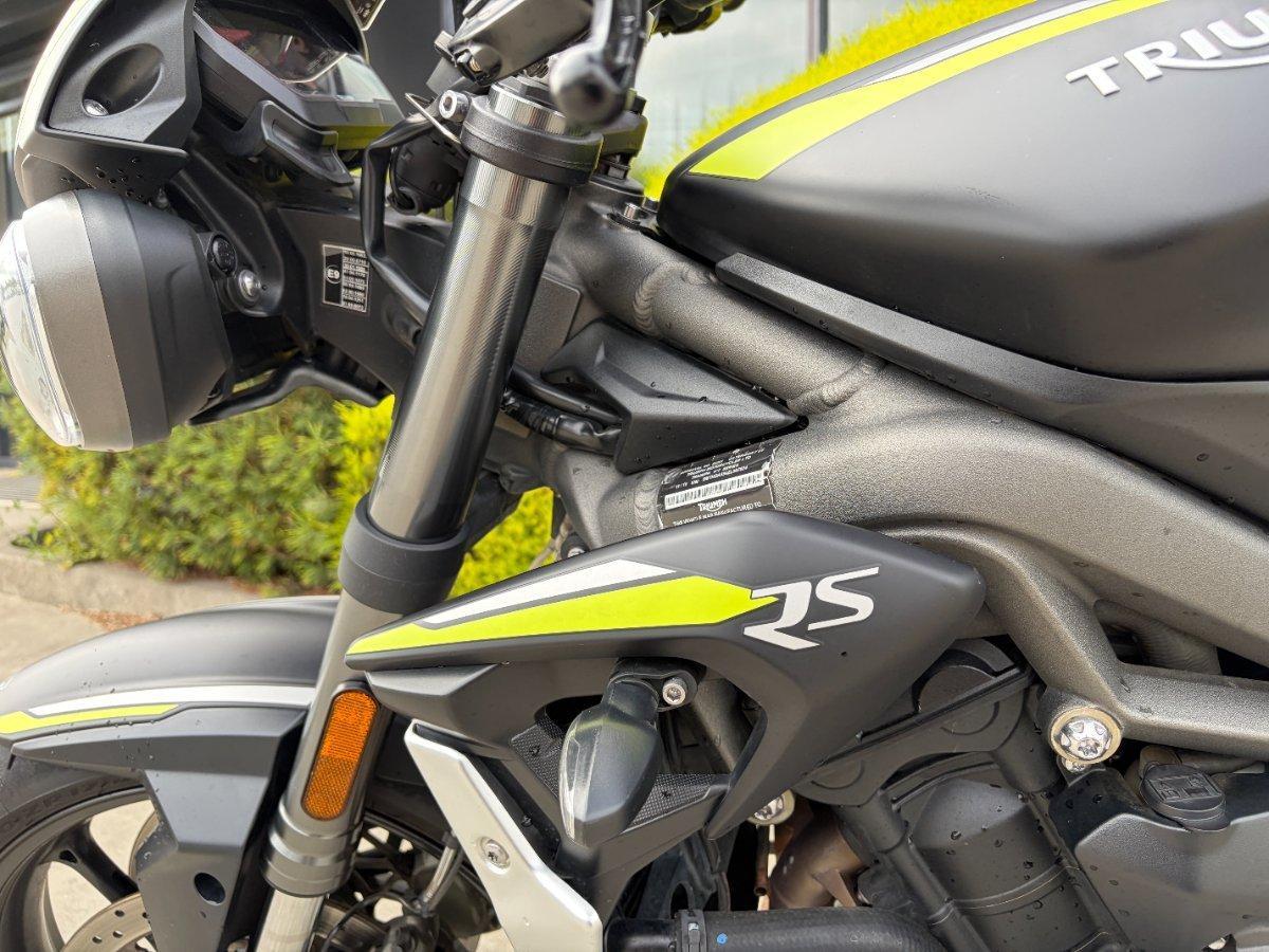 2019 TRIUMPH STREET TRIPLE S ROAD