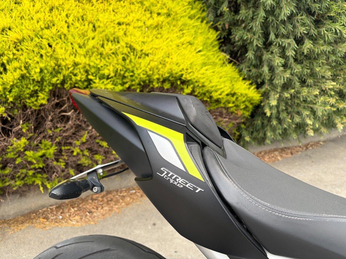 2019 TRIUMPH STREET TRIPLE S ROAD