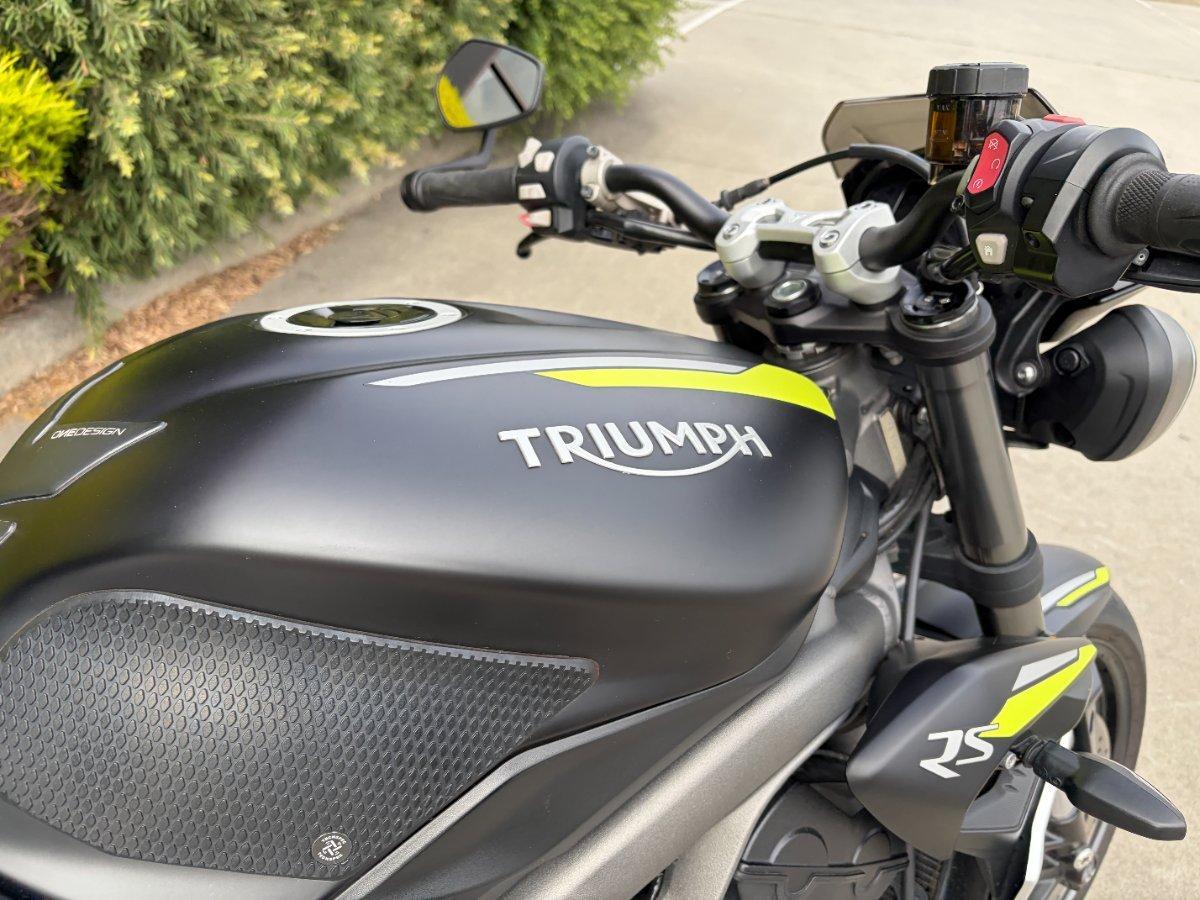 2019 TRIUMPH STREET TRIPLE S ROAD