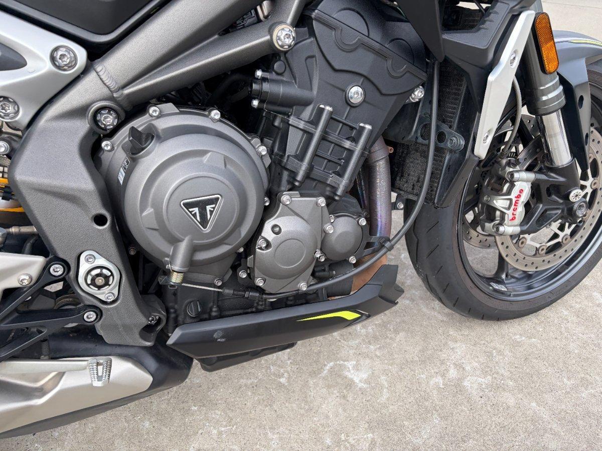 2019 TRIUMPH STREET TRIPLE S ROAD