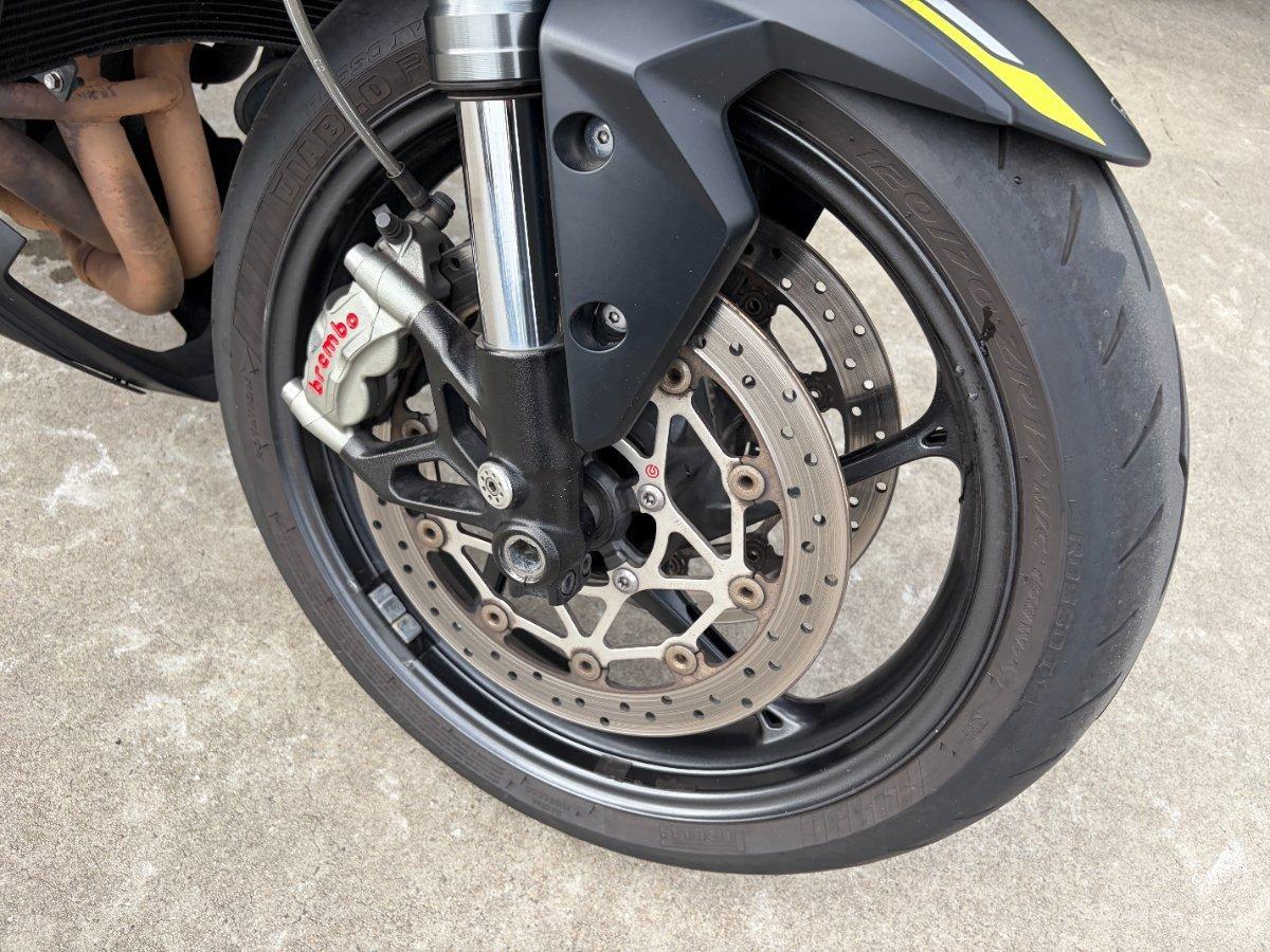 2019 TRIUMPH STREET TRIPLE S ROAD