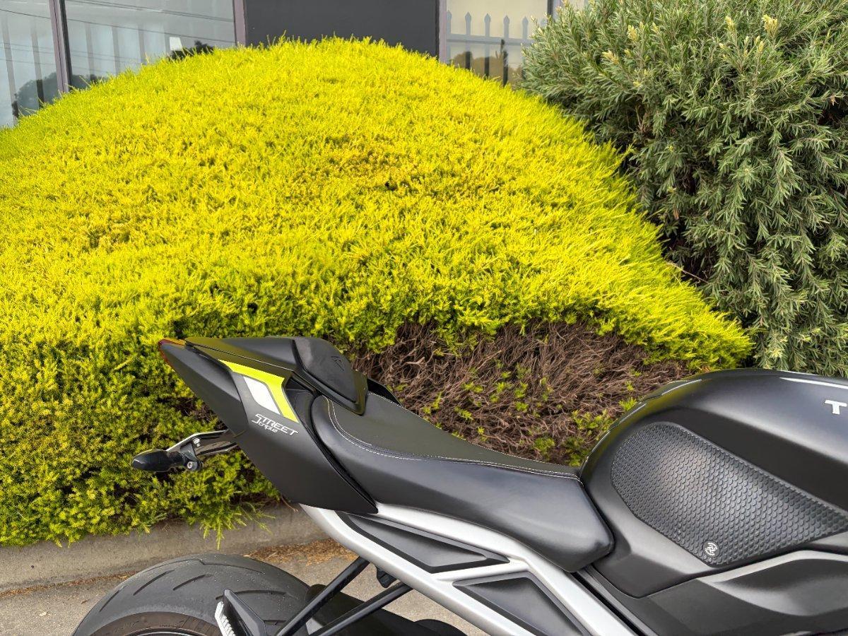 2019 TRIUMPH STREET TRIPLE S ROAD