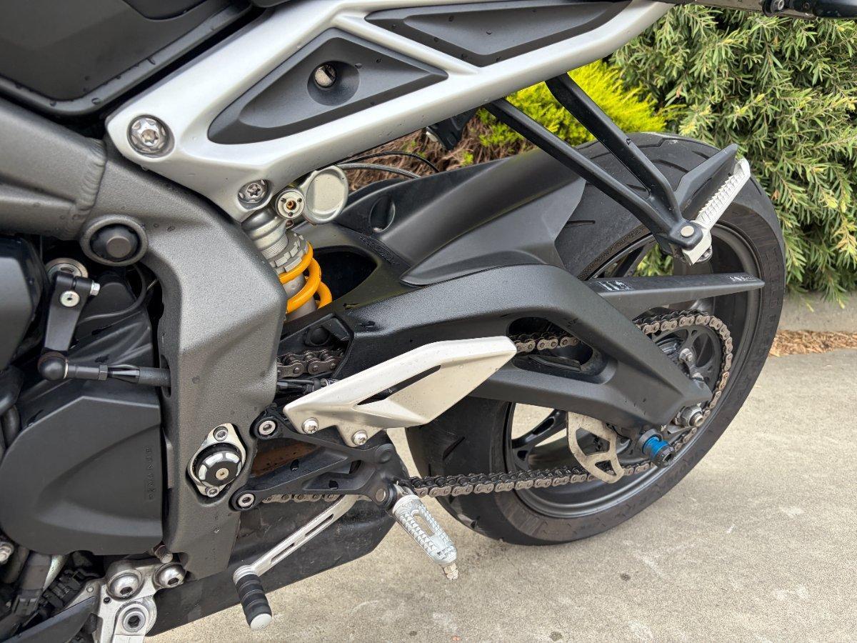 2019 TRIUMPH STREET TRIPLE S ROAD