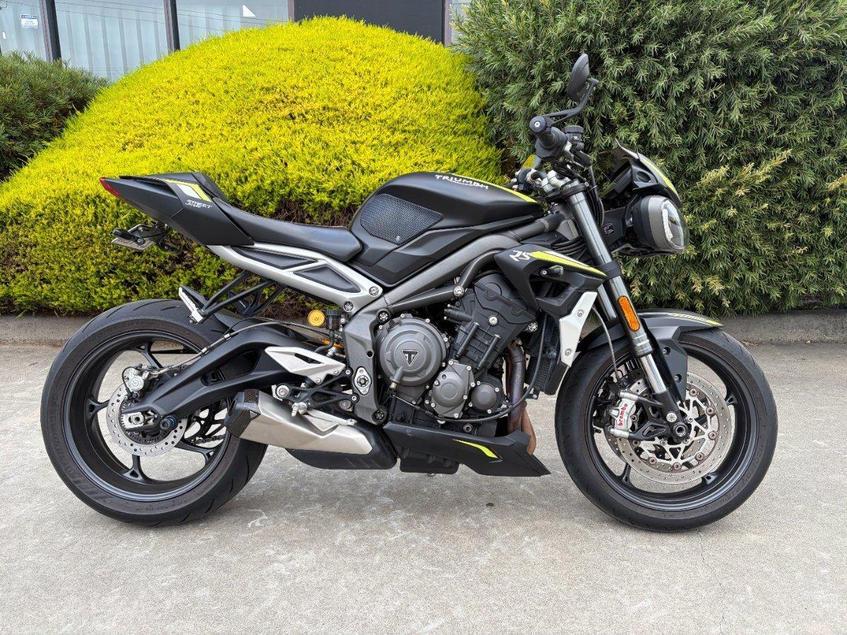 2019 TRIUMPH STREET TRIPLE S ROAD