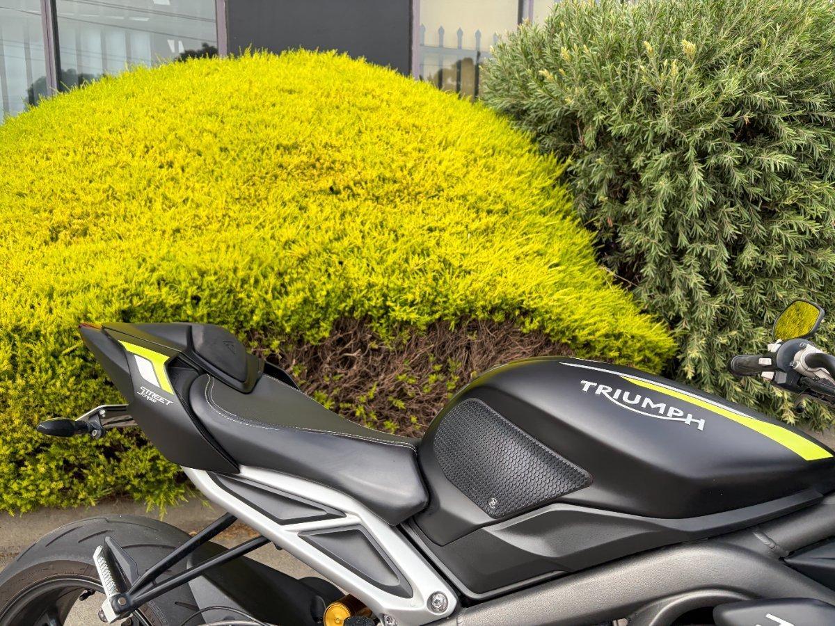 2019 TRIUMPH STREET TRIPLE S ROAD