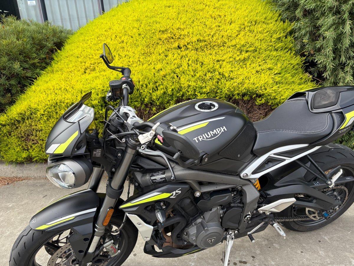 2019 TRIUMPH STREET TRIPLE S ROAD