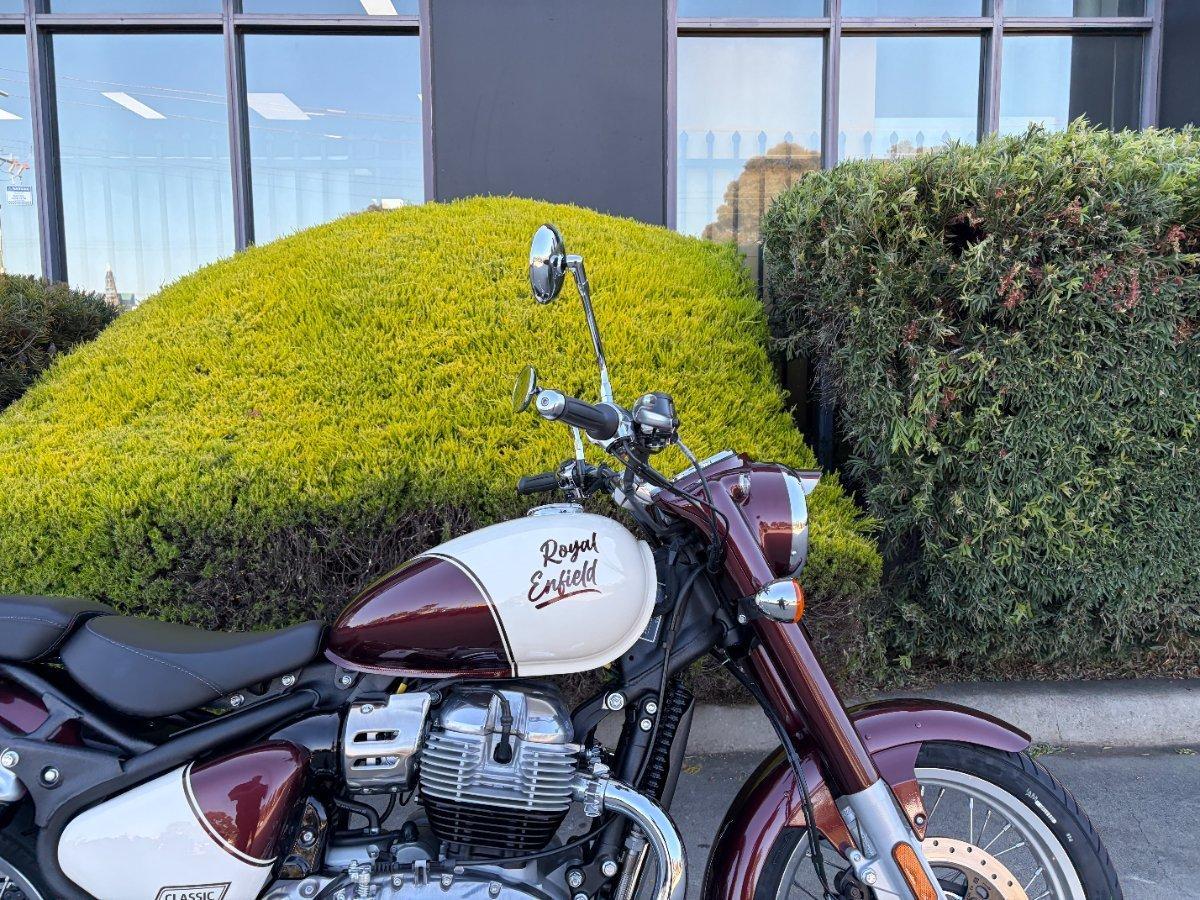 2025 ROYAL ENFIELD CLASSIC 650 ROAD