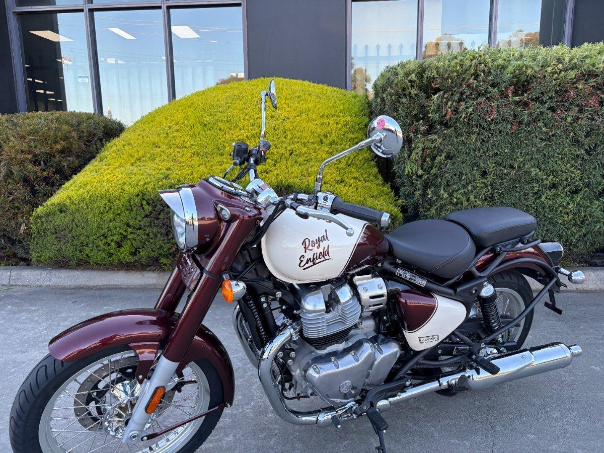 2025 ROYAL ENFIELD CLASSIC 650 ROAD