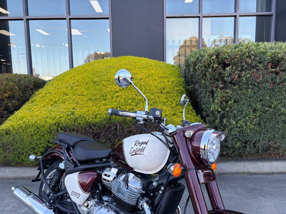 2025 ROYAL ENFIELD CLASSIC 650 ROAD