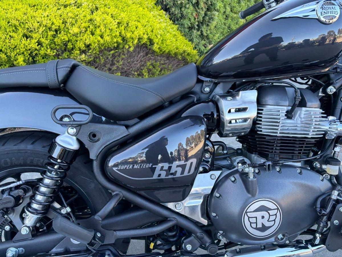 2026 ROYAL ENFIELD SUPER METEOR 650 ROAD