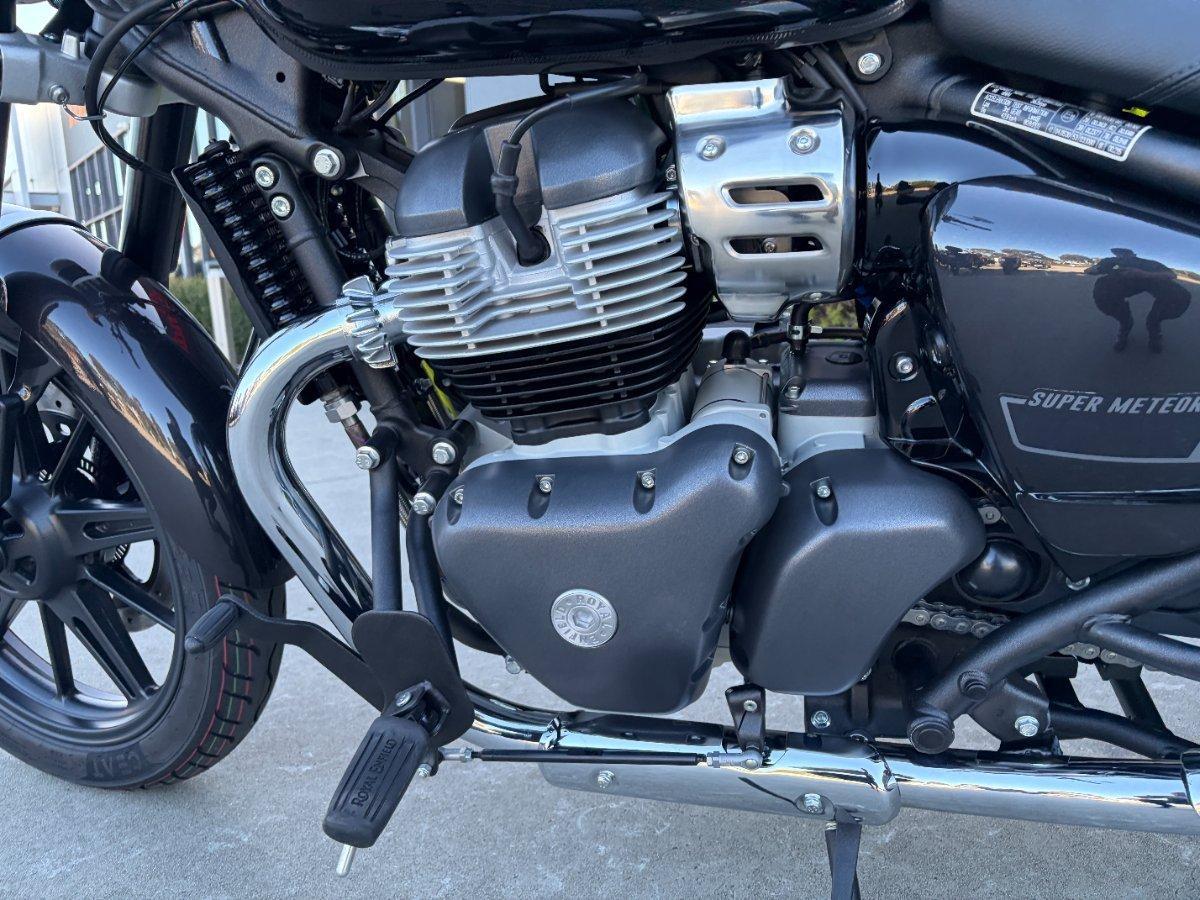 2026 ROYAL ENFIELD SUPER METEOR 650 ROAD