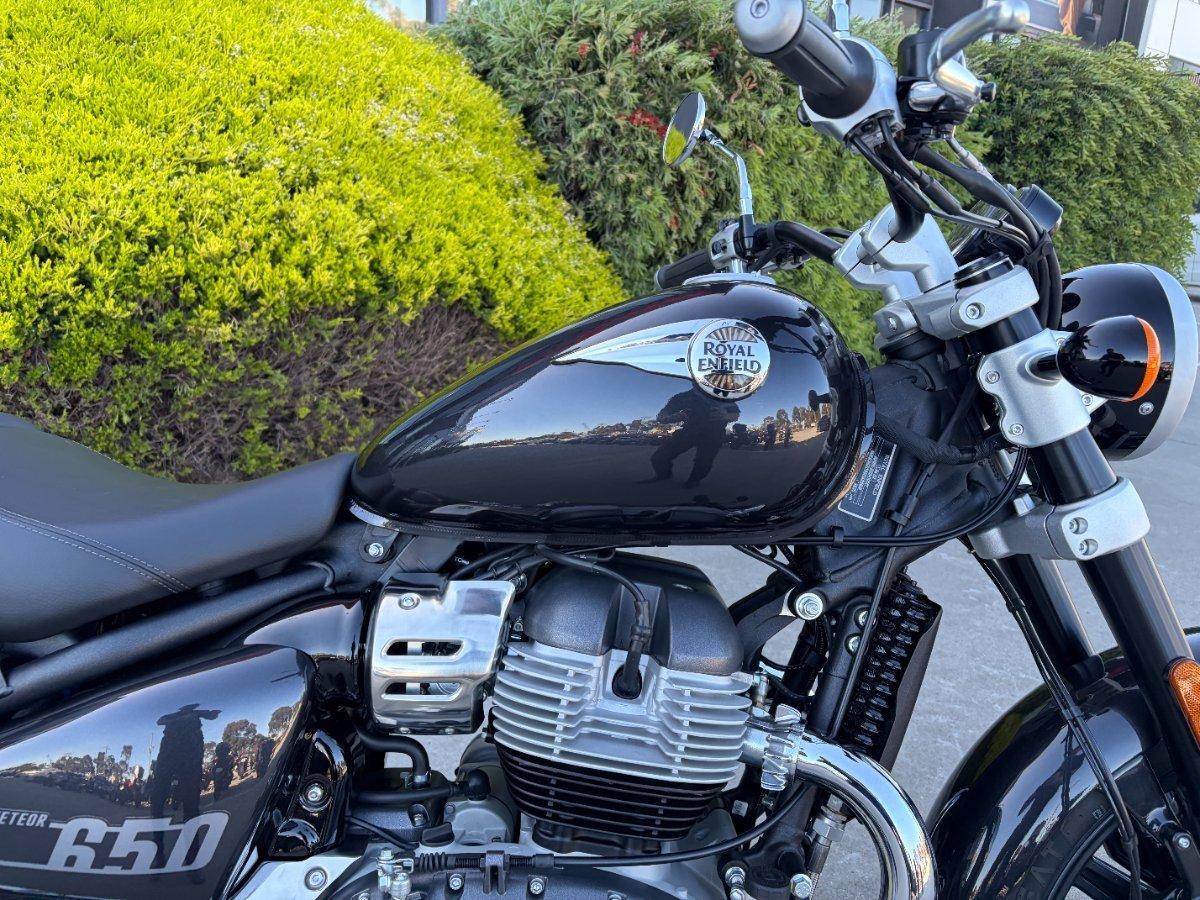 2026 ROYAL ENFIELD SUPER METEOR 650 ROAD